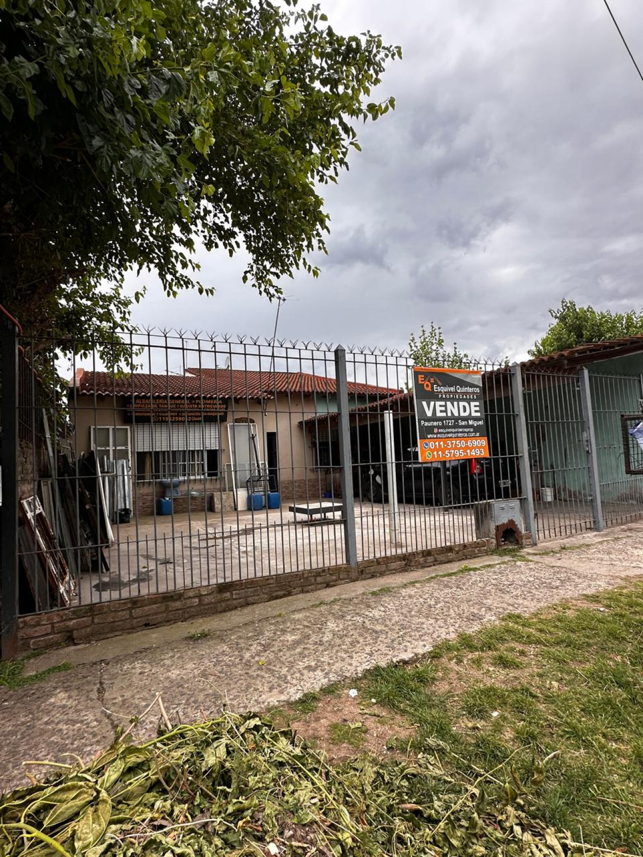 CASA EN VENTA CON AMPLIO TERRENO