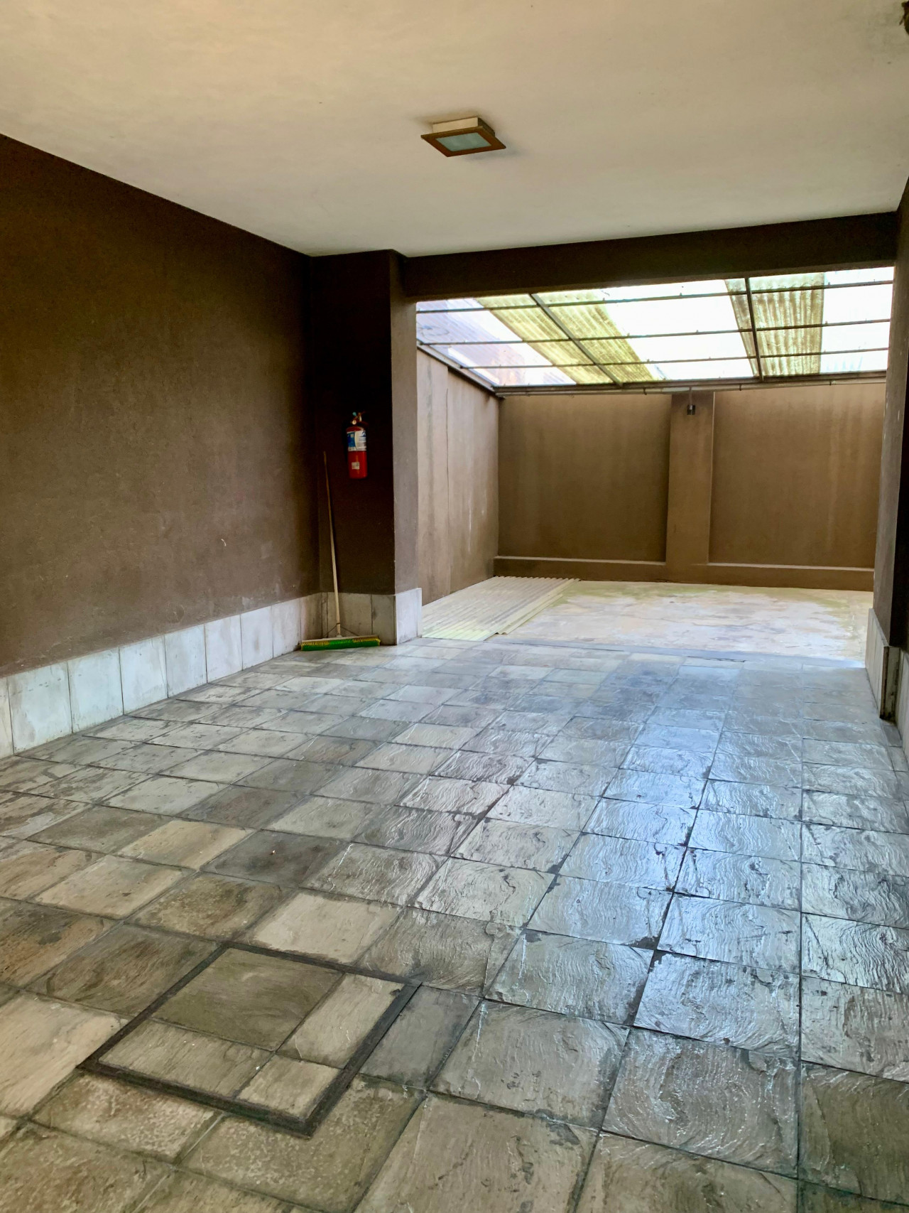 doble cochera cubierta