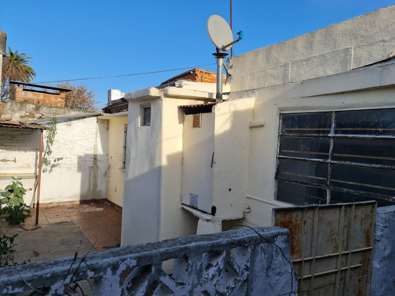 Ph en Av Pte. Peron 2401 APTA CREDITO