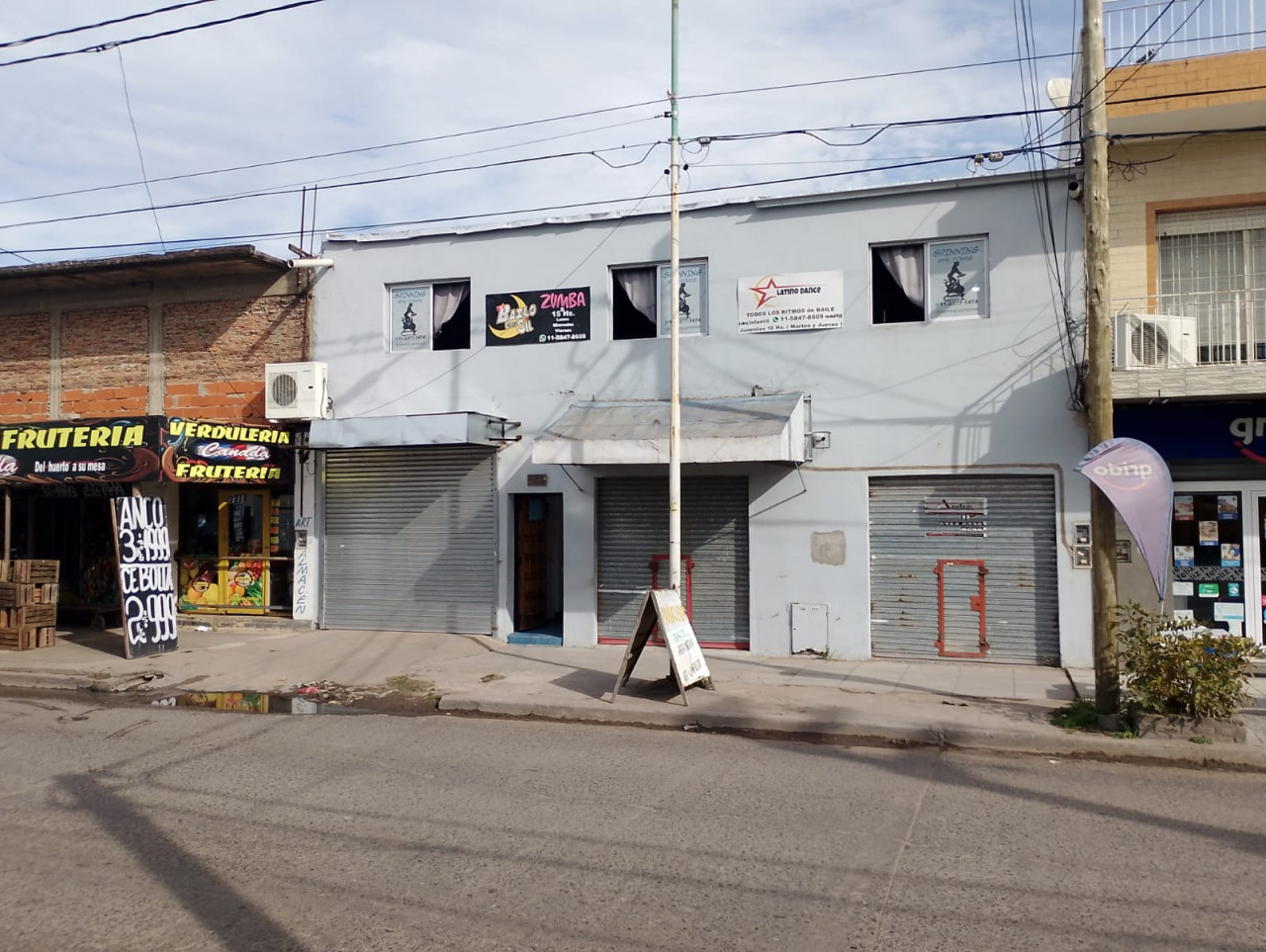 Venta en Block 2 LOCALES COMERCIALES + DEPOSITO + OFICINA SOBRE AV SARMIENTO