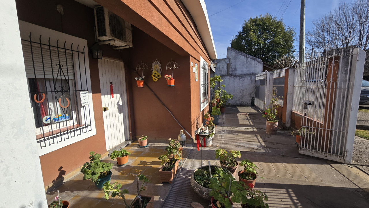 Casa en venta ubicada a 300 mts de Dr Rene Favaloro apta credito
