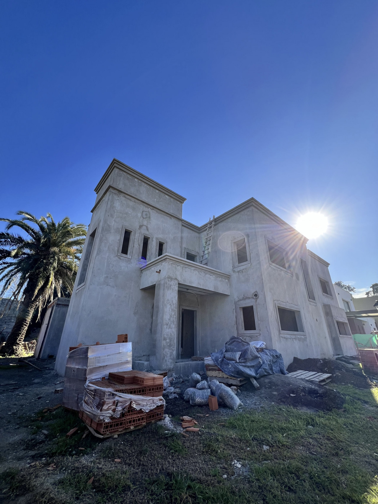 Casa en venta en Bella Vista en Barrio con portón Las Catecas